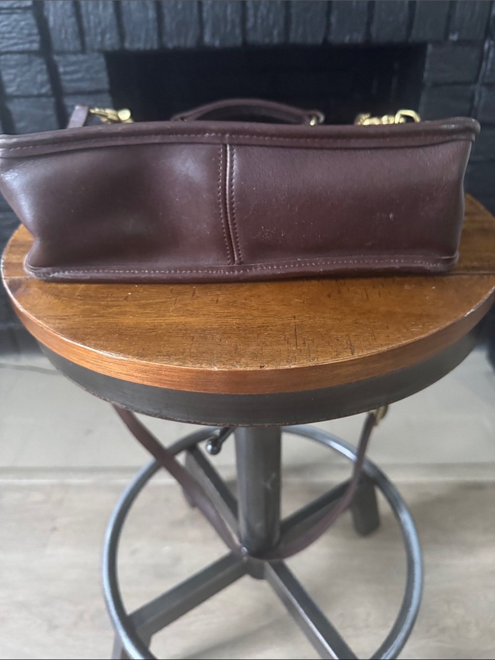Coach Brown Leather Top-Handle Shoulder Bag with Gold Hardware - Picture 2 of 8